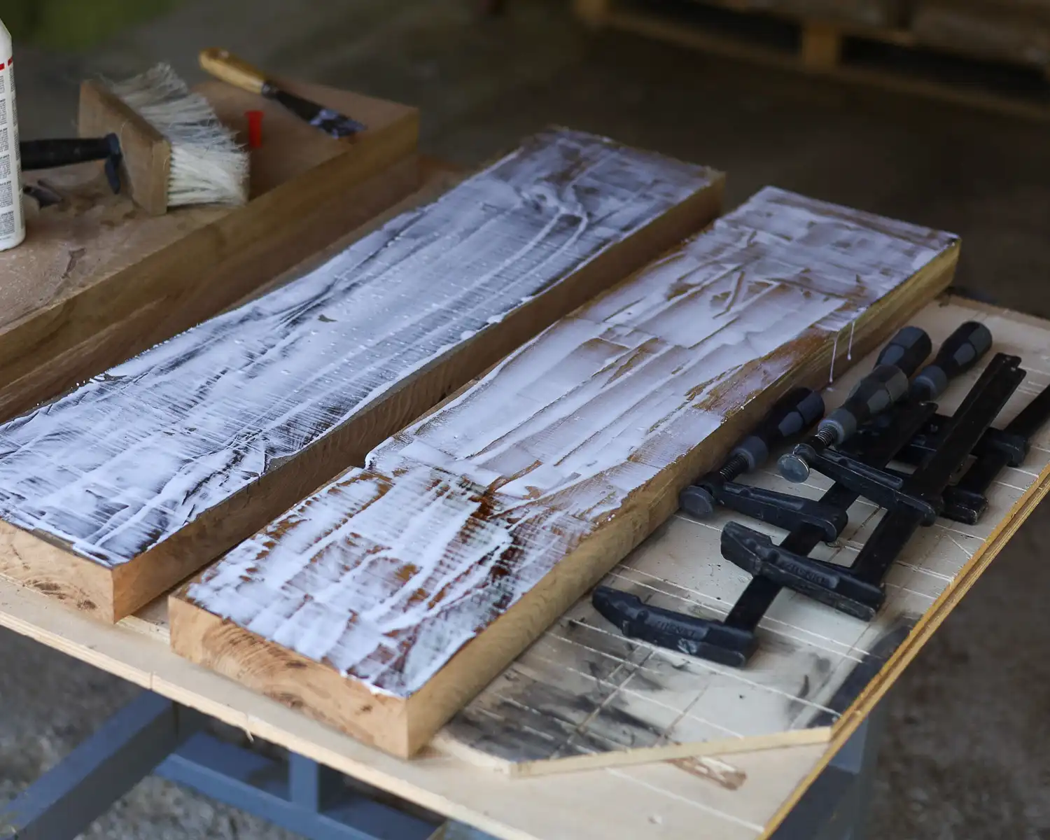 Gluing cut oak planks