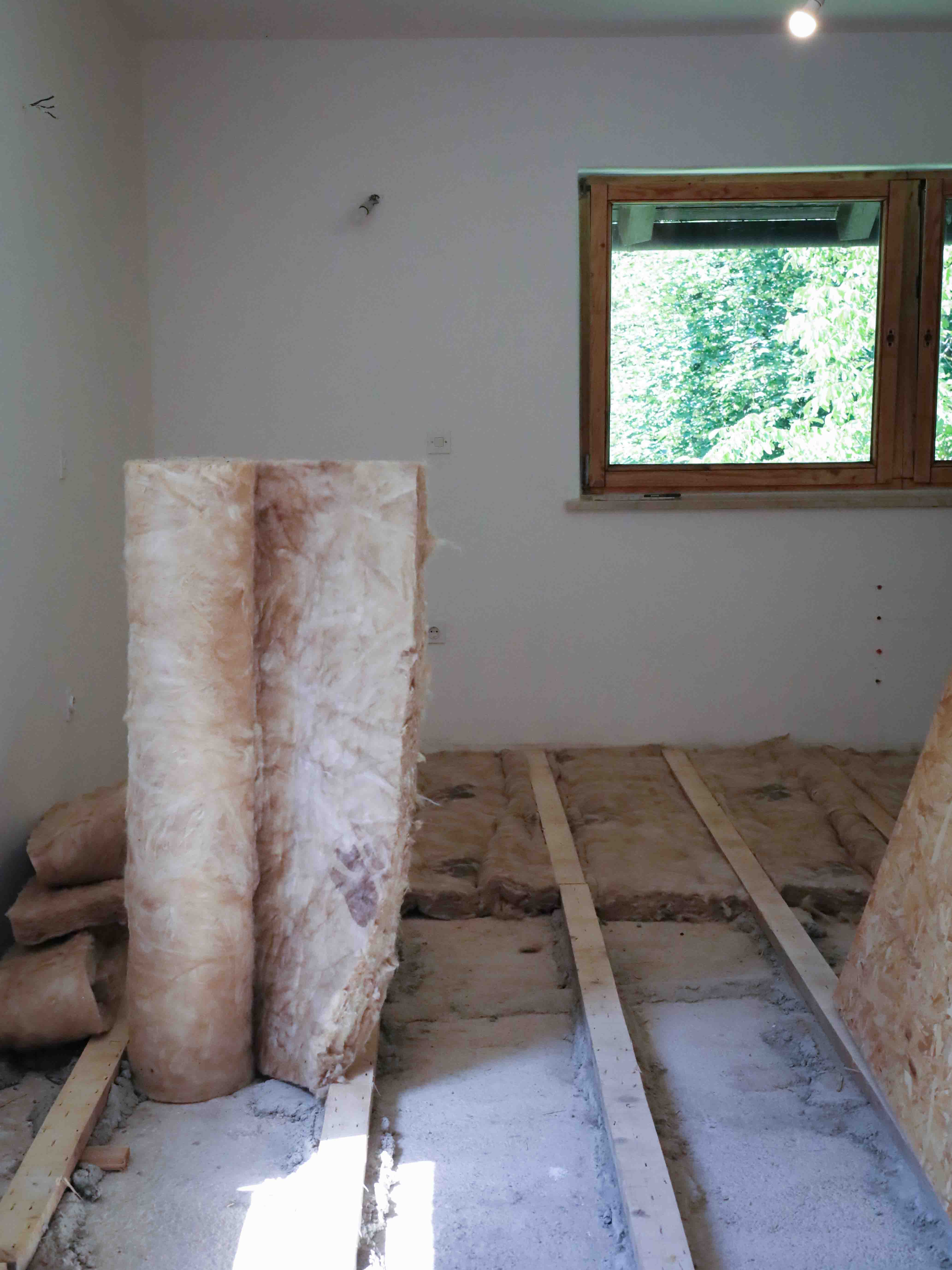 Floor insulation