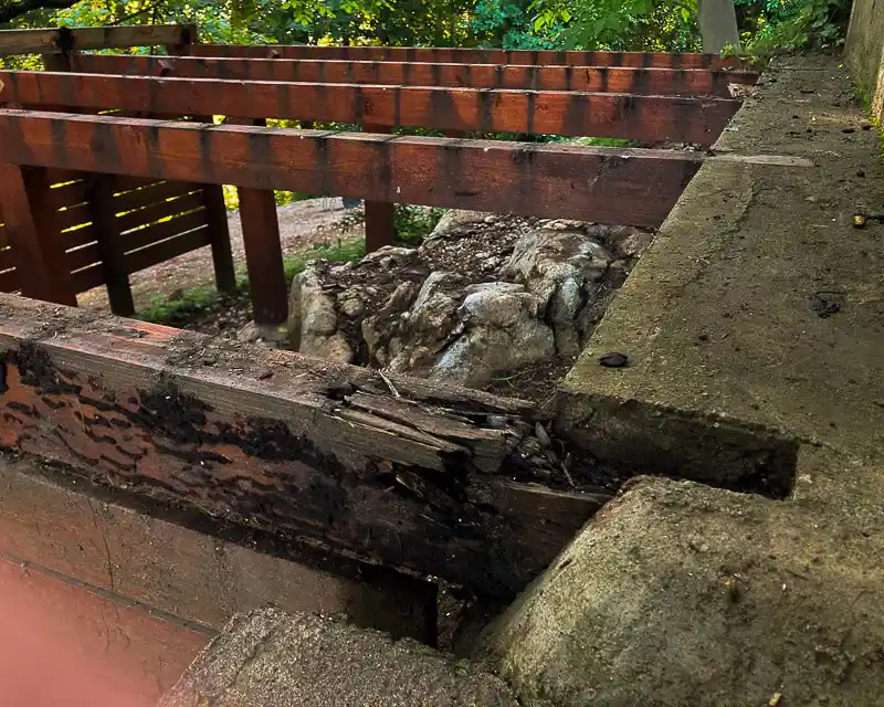 Terrace rotten beam 2